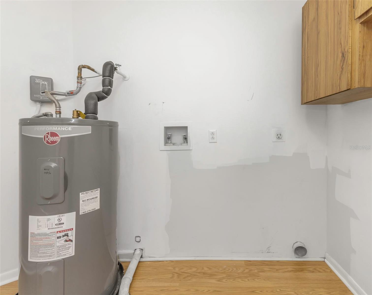 Image 34 of 72 For 747 Brook Street