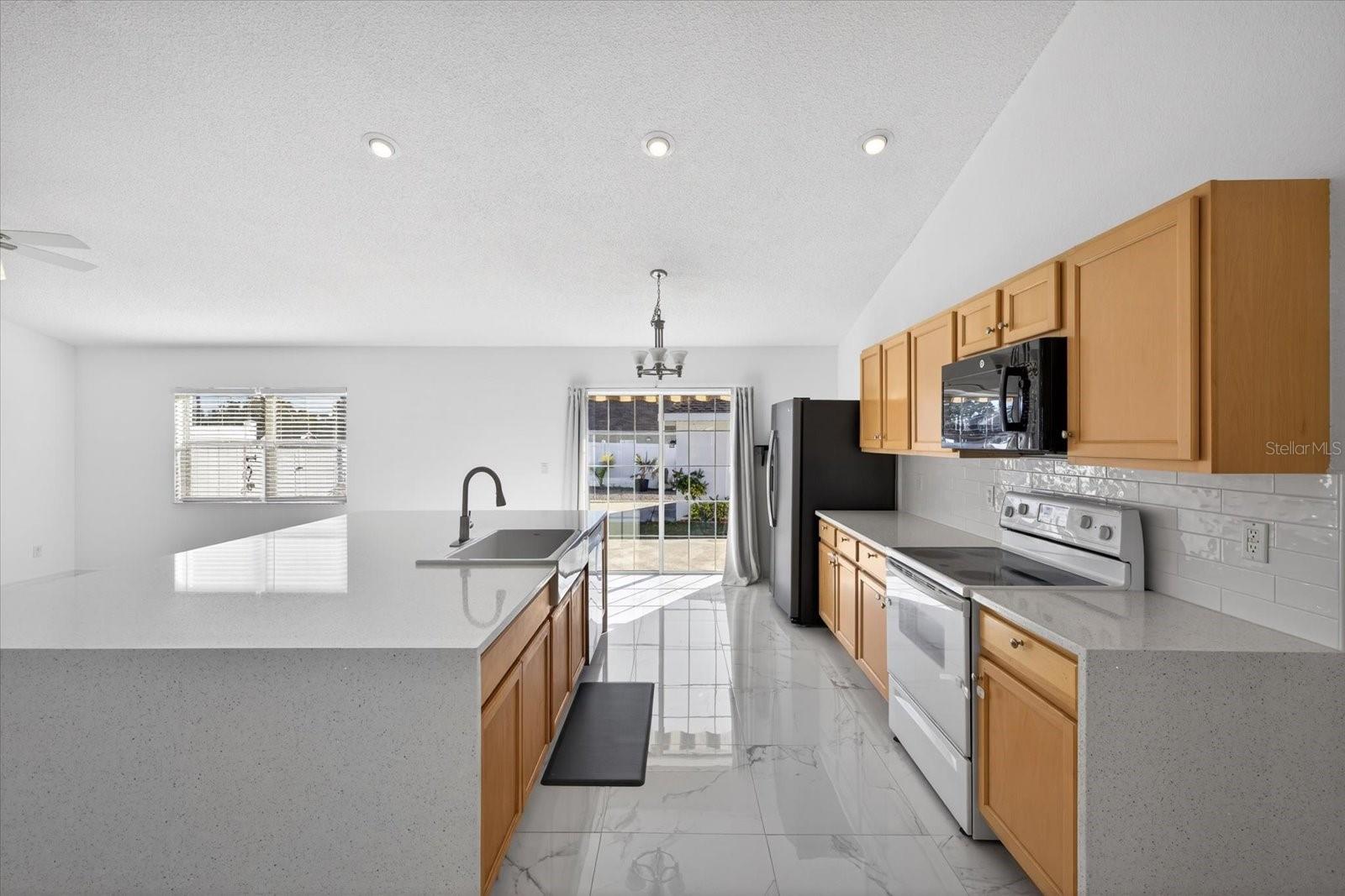 Image 5 of 40 For 13110 Lola Drive