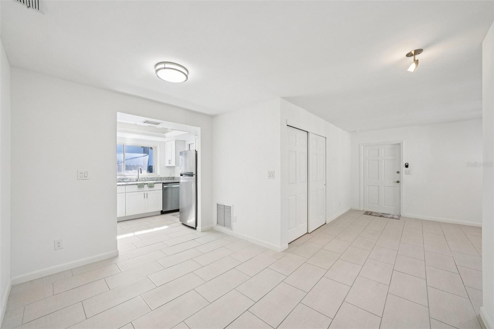 Image 10 of 45 For 3843 Shore Acres Boulevard Ne