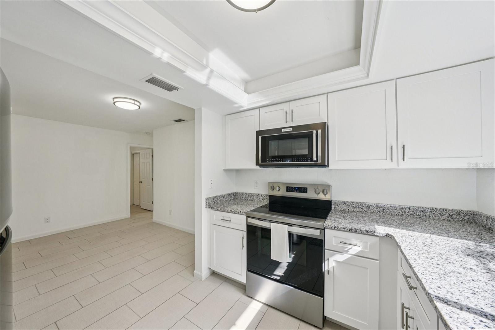 Image 15 of 45 For 3843 Shore Acres Boulevard Ne