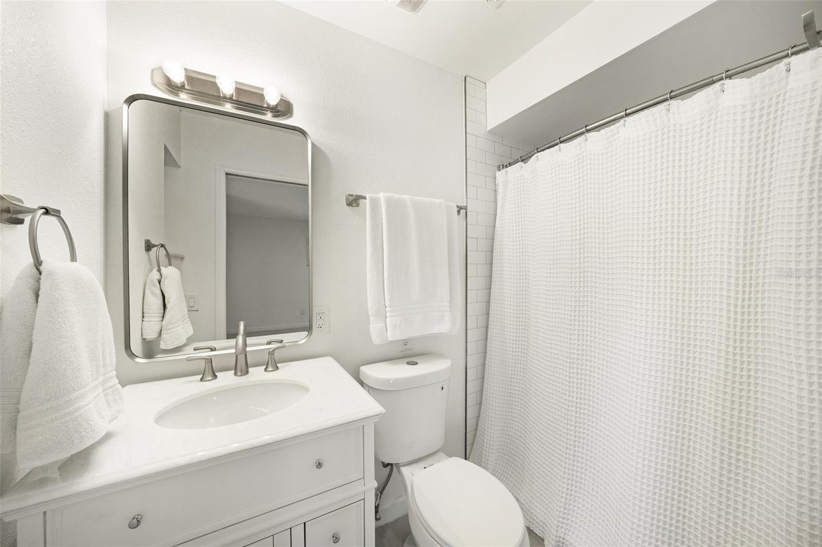 Image 27 of 45 For 3843 Shore Acres Boulevard Ne