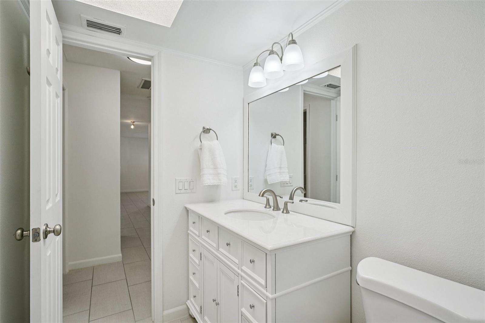 Image 29 of 45 For 3843 Shore Acres Boulevard Ne