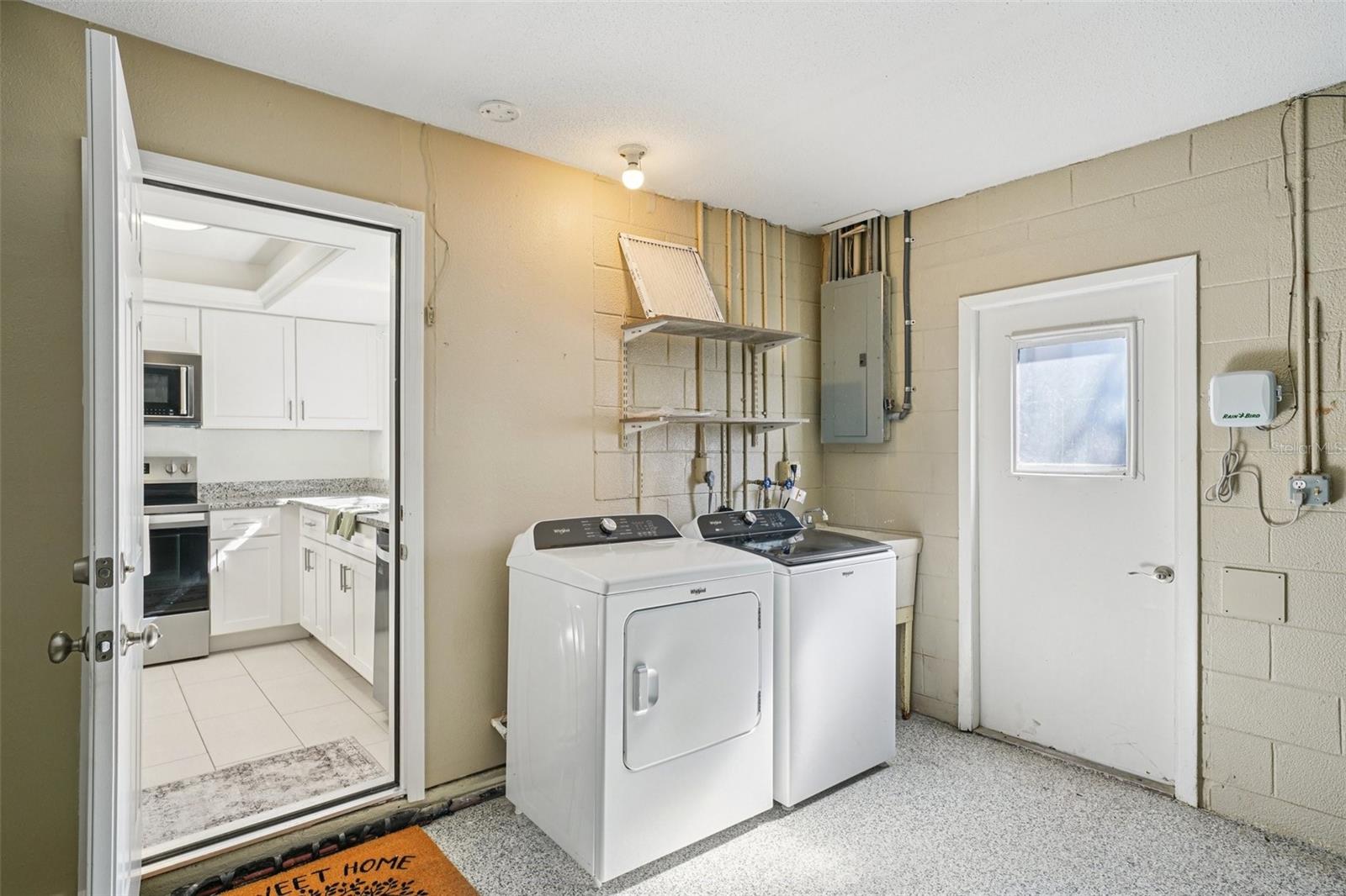 Image 32 of 45 For 3843 Shore Acres Boulevard Ne