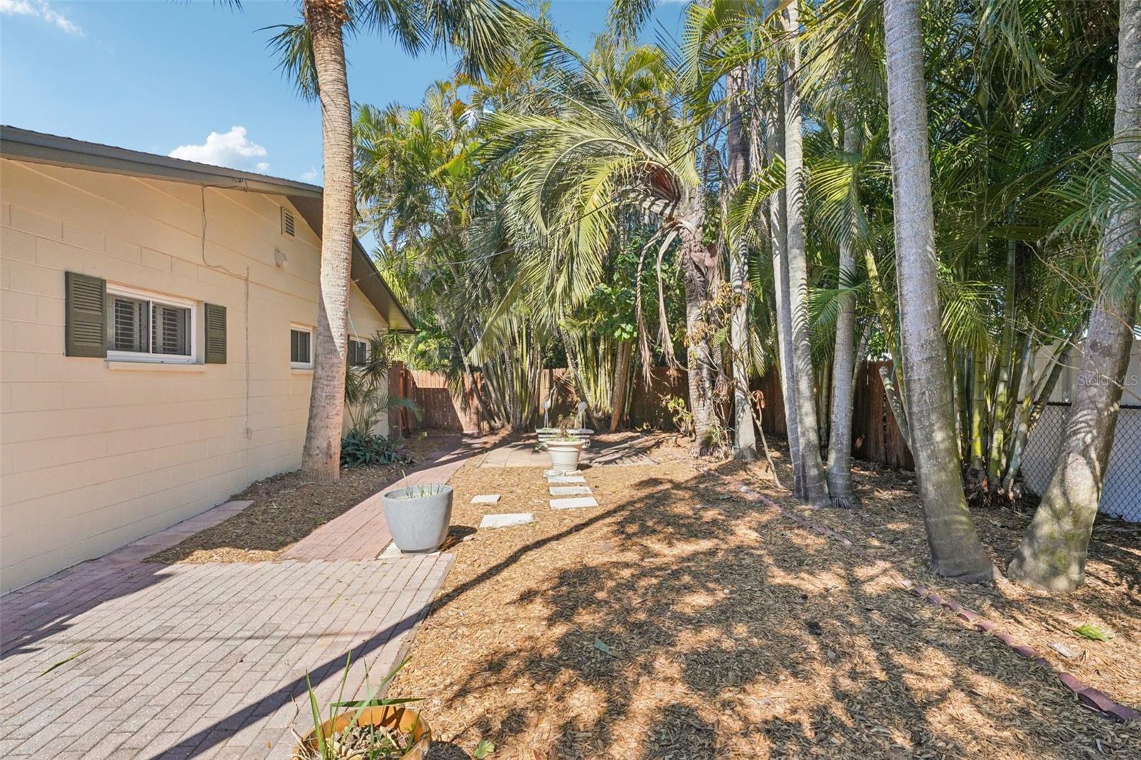 Image 37 of 45 For 3843 Shore Acres Boulevard Ne