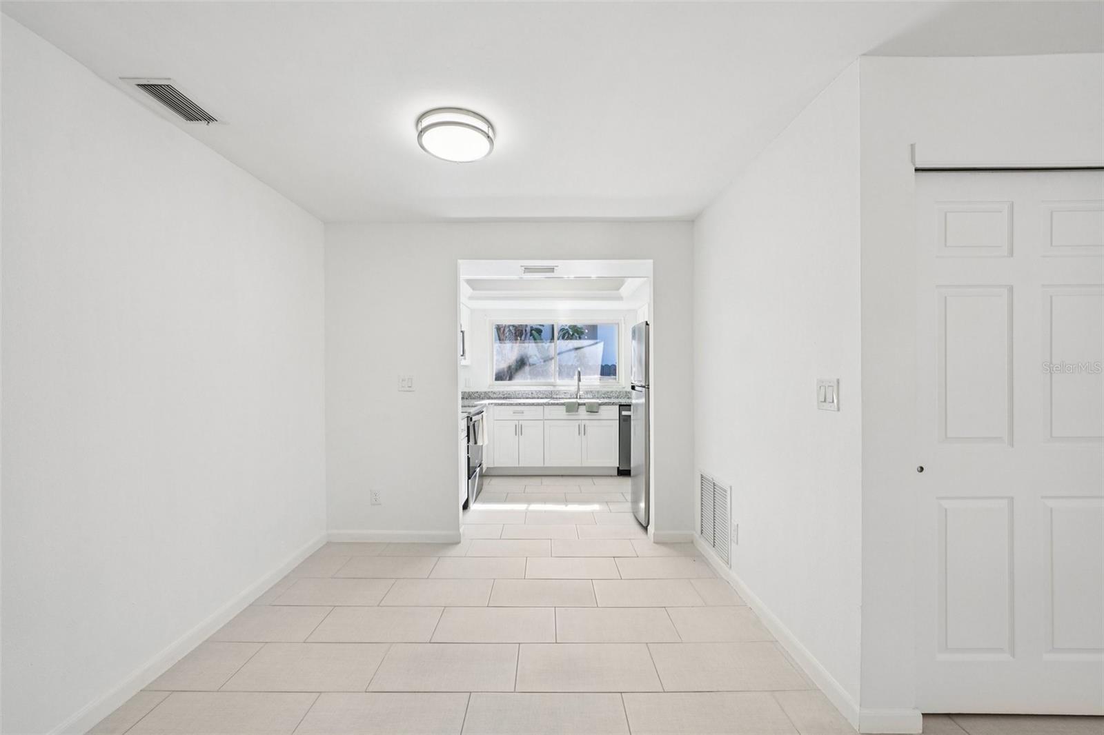 Image 9 of 45 For 3843 Shore Acres Boulevard Ne