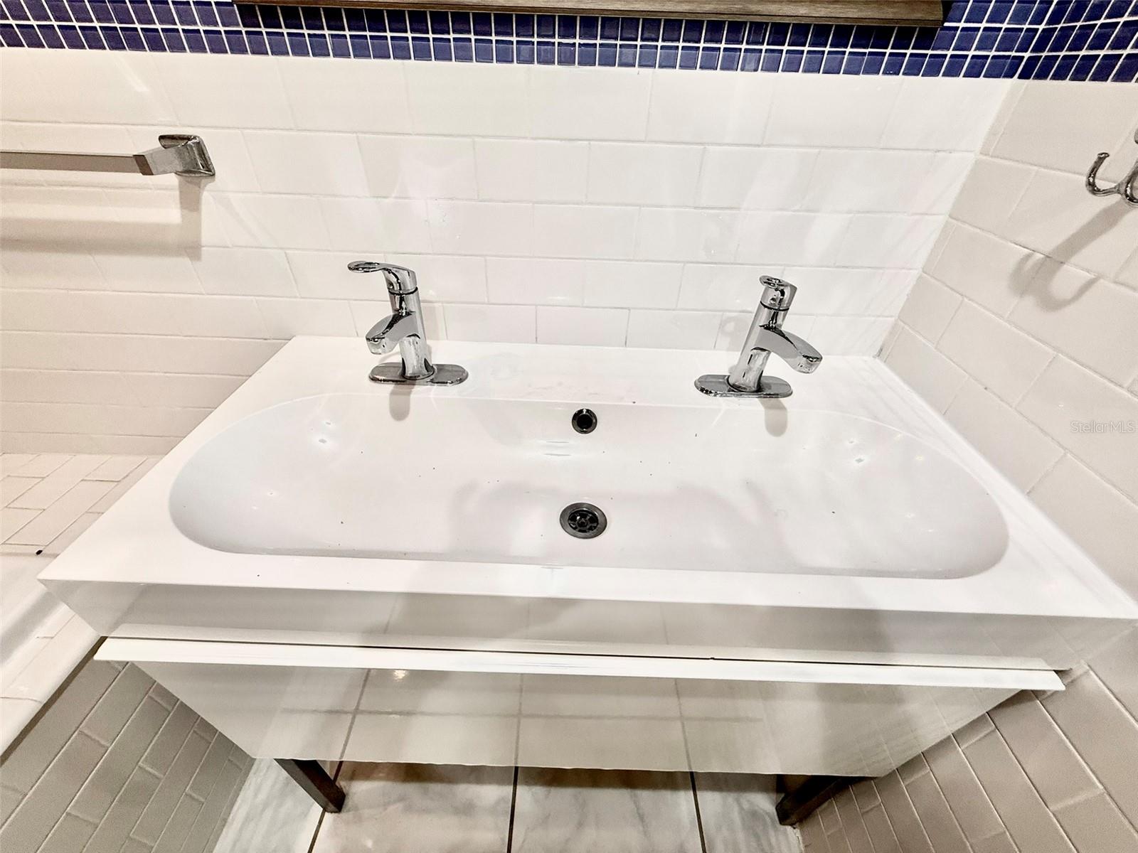 Image 19 of 25 For 4500 Bay Drive 149