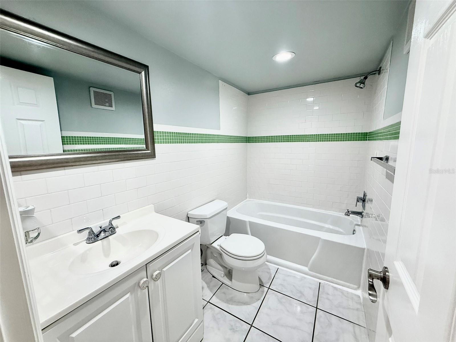 Image 20 of 25 For 4500 Bay Drive 149