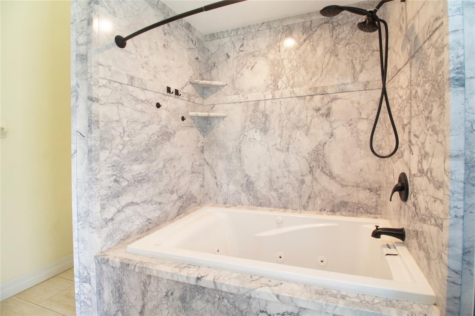 Image 21 of 43 For 12140 Capri Circle S 709