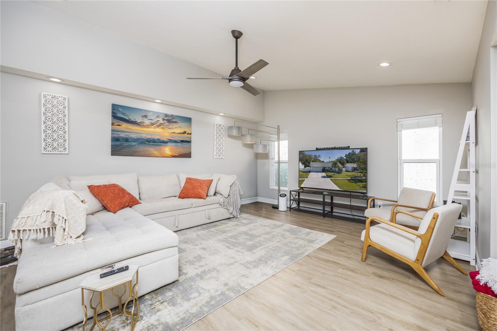 Image 18 of 37 For 9693 58th Street N