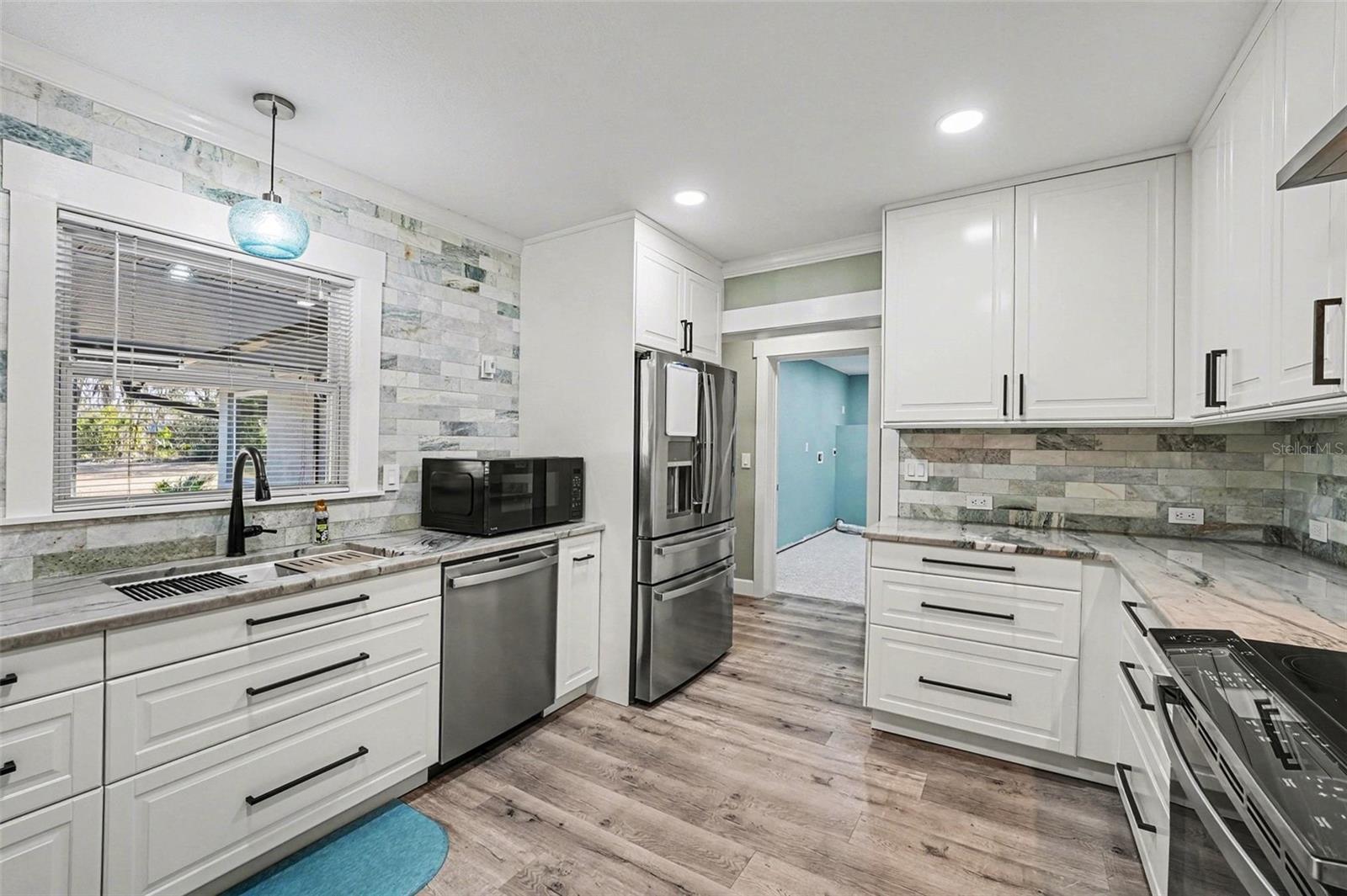 Image 11 of 36 For 5811 Lake Breeze Avenue