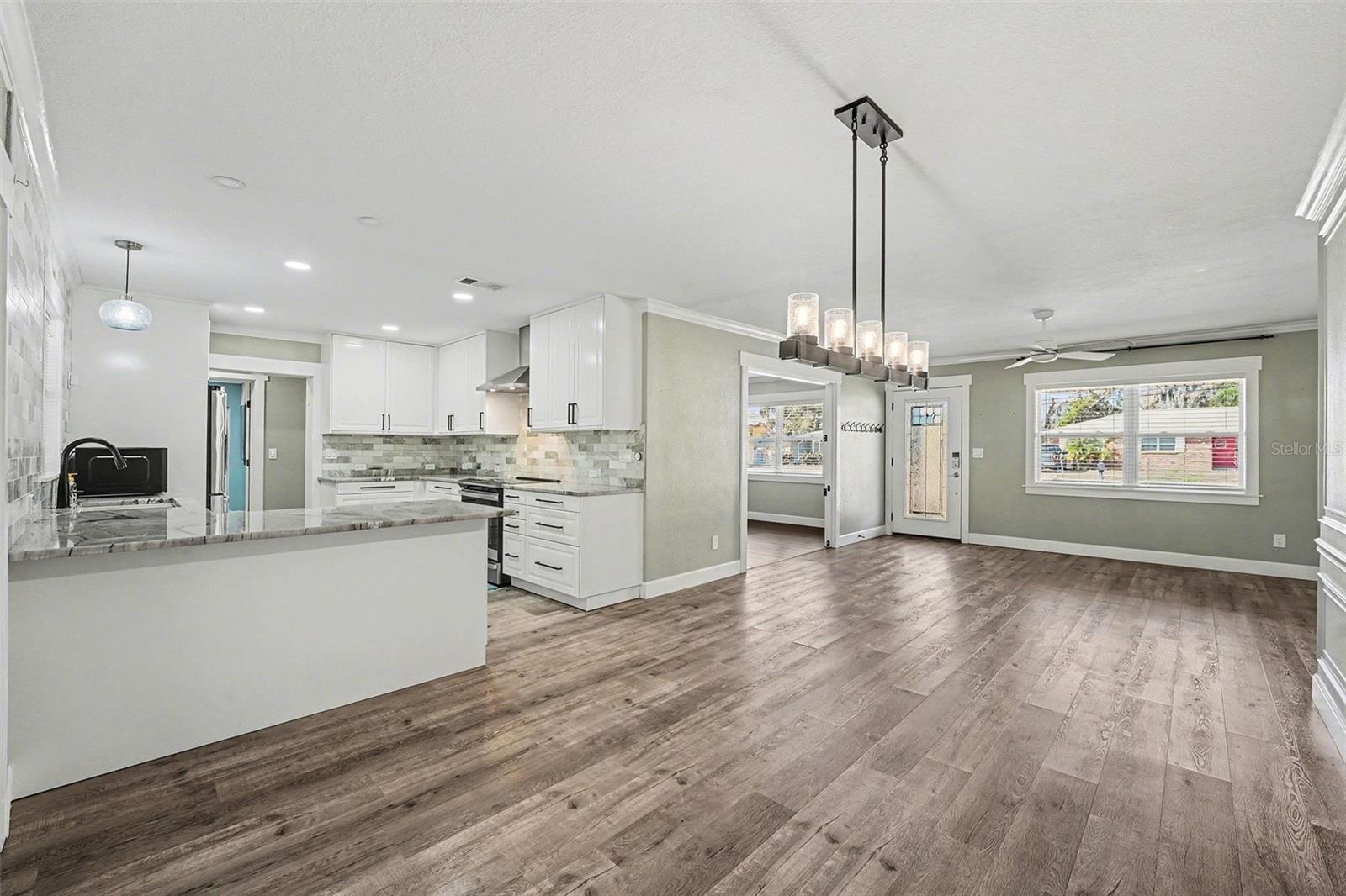 Image 9 of 36 For 5811 Lake Breeze Avenue