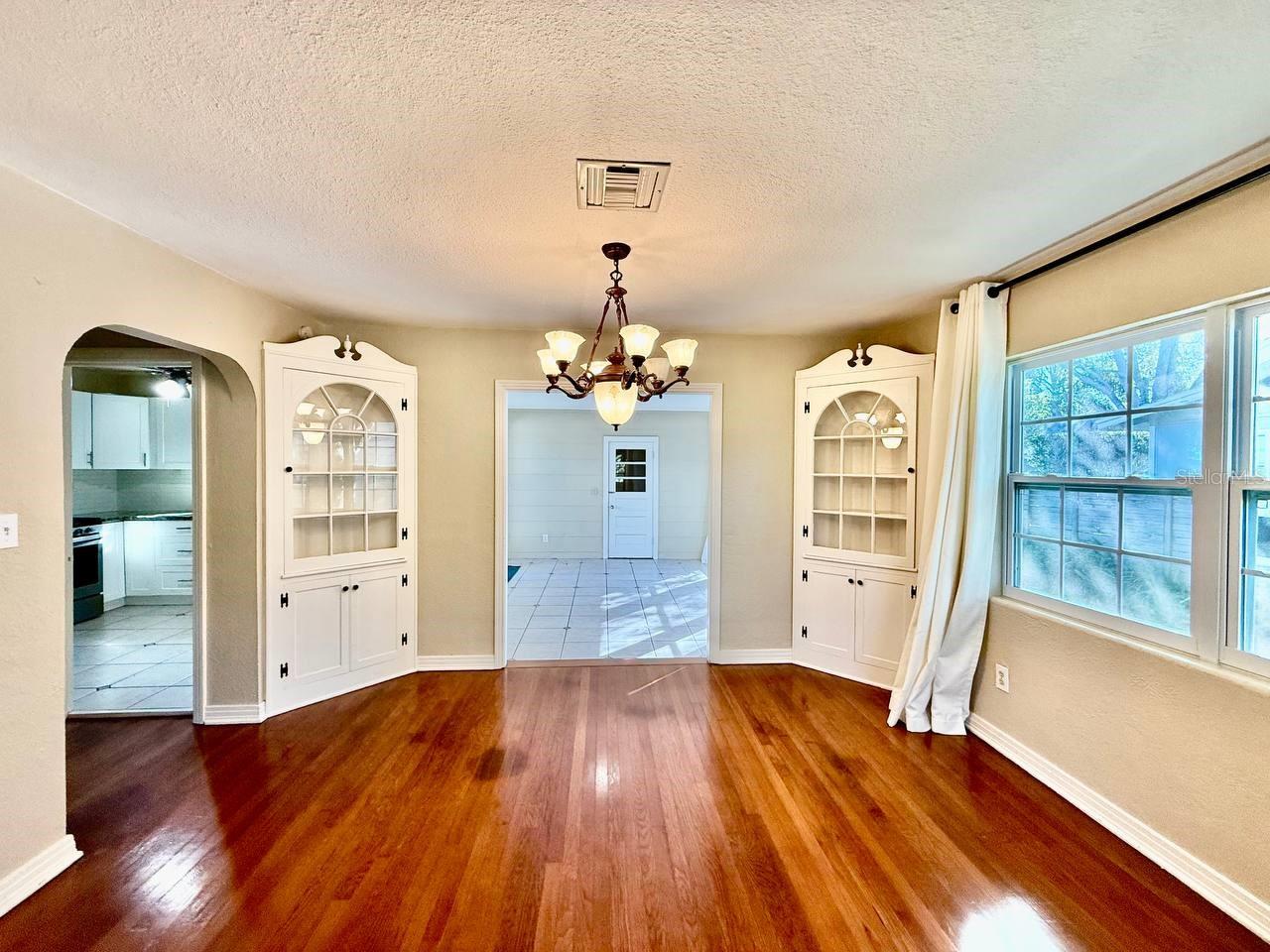 Image 6 of 30 For 301 Washington Avenue