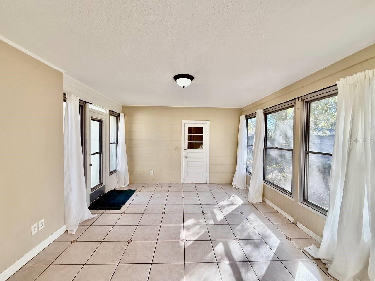 Image 9 of 30 For 301 Washington Avenue