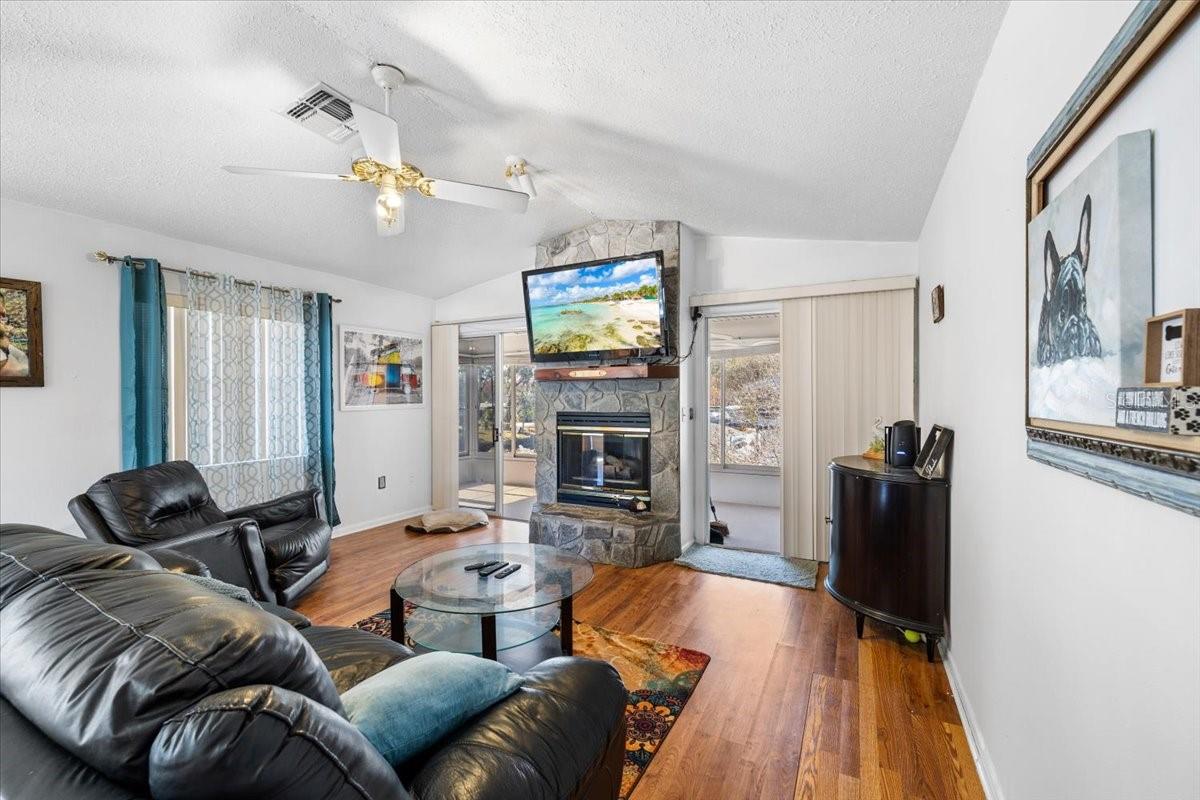 Image 12 of 35 For 7247 Aberdeen Court