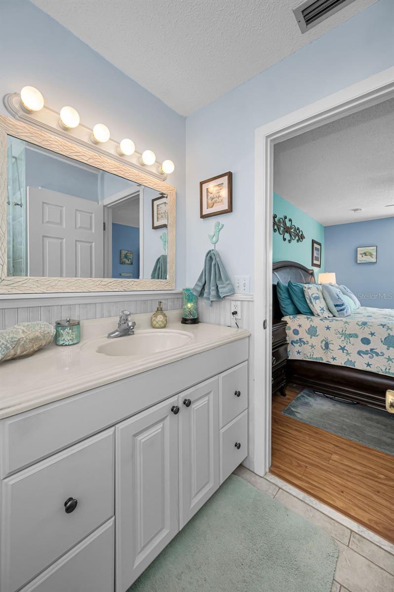 Image 21 of 56 For 3958 37th Street S 28