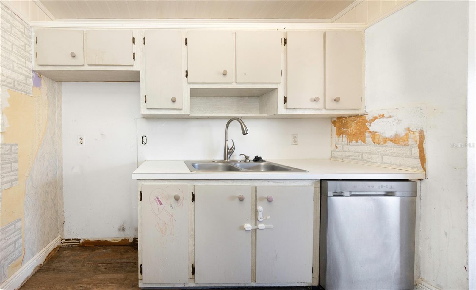 Image 8 of 17 For 10032 65th Avenue N 9