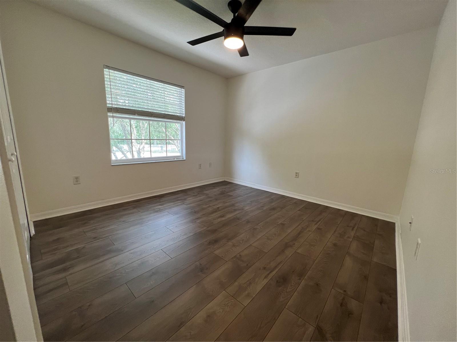 Image 19 of 33 For 34924 Teeview Lane