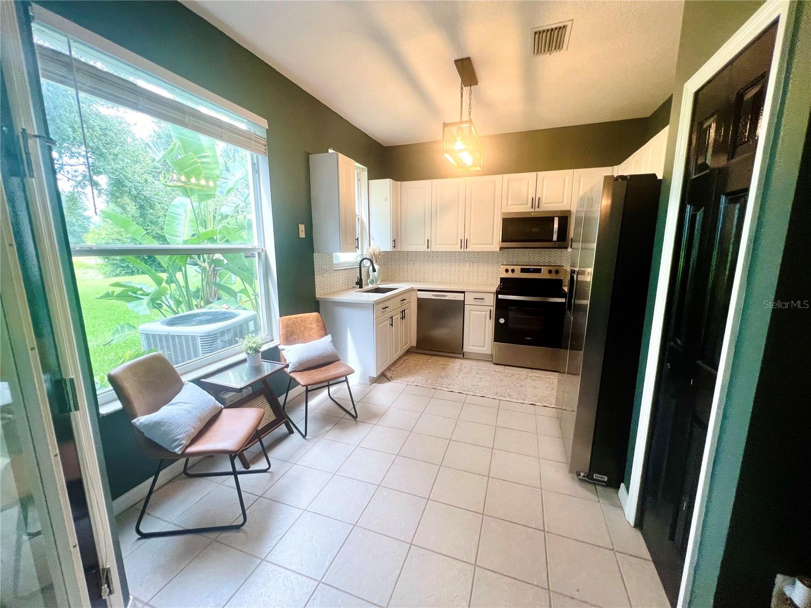 Image 5 of 33 For 34924 Teeview Lane