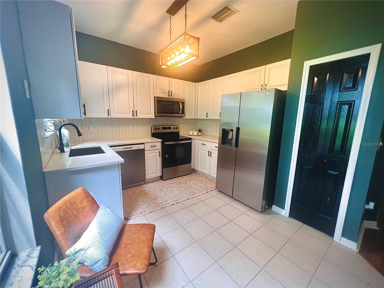 Image 6 of 33 For 34924 Teeview Lane