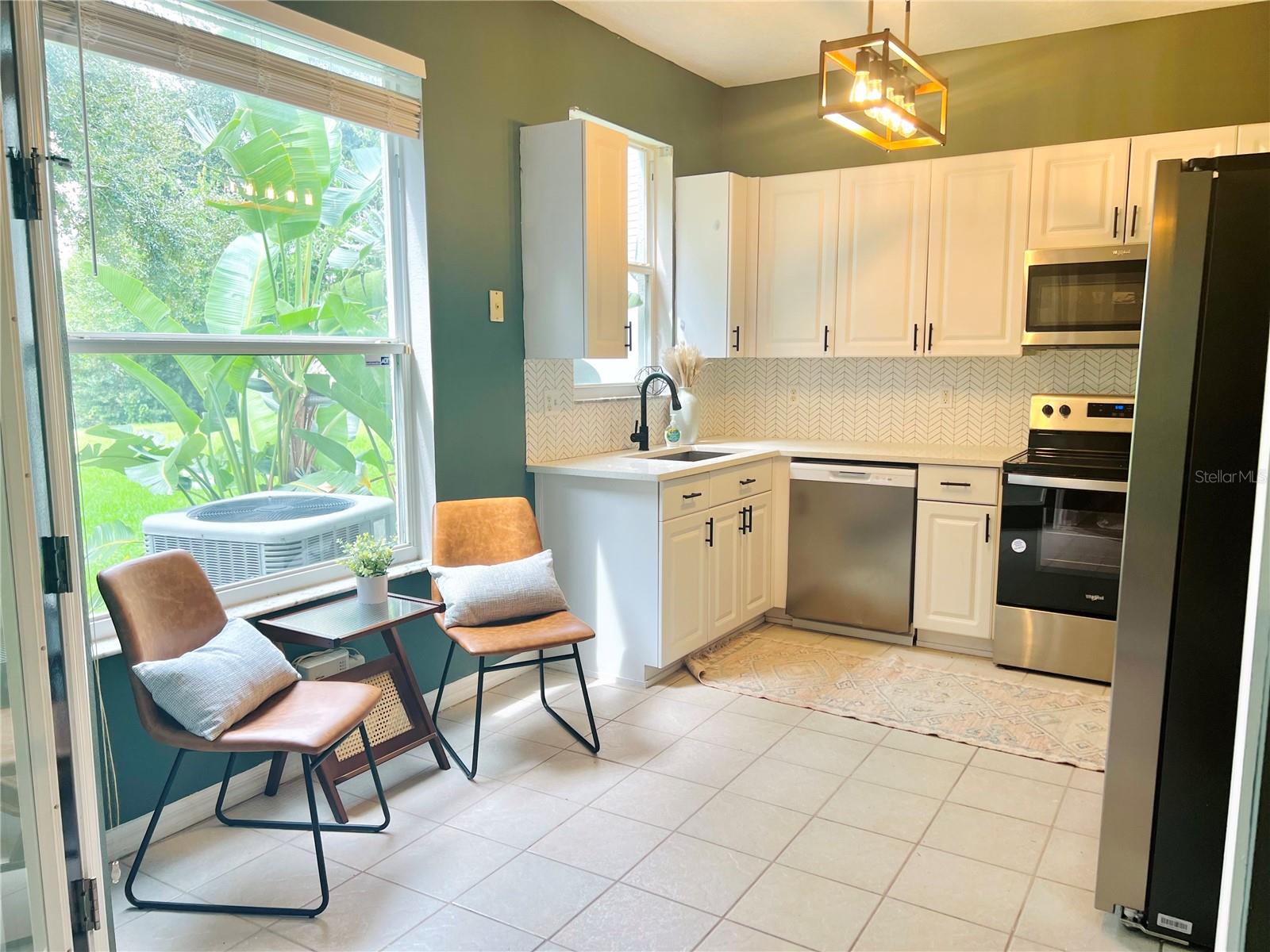 Image 8 of 33 For 34924 Teeview Lane