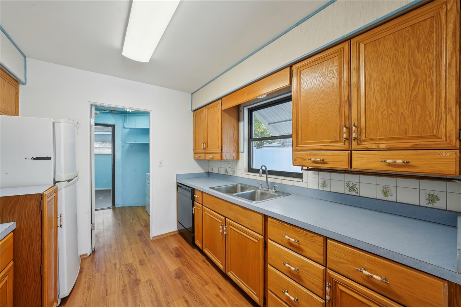 Image 18 of 42 For 5511 93rd Avenue N