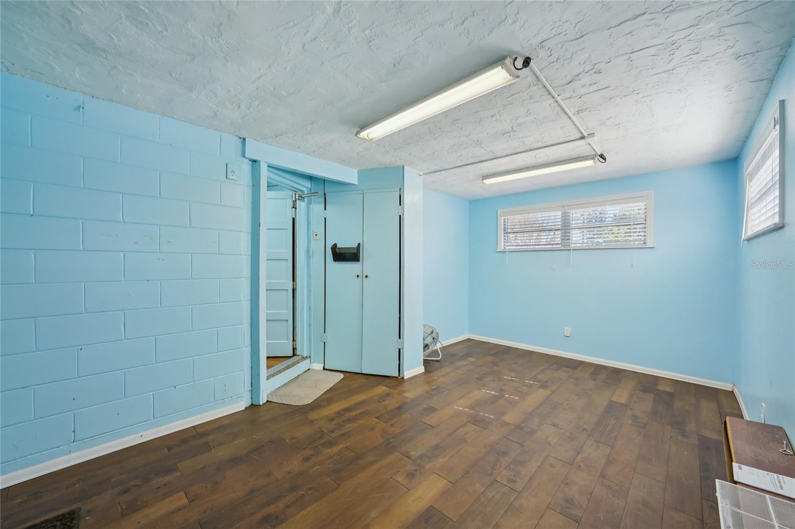 Image 21 of 42 For 5511 93rd Avenue N