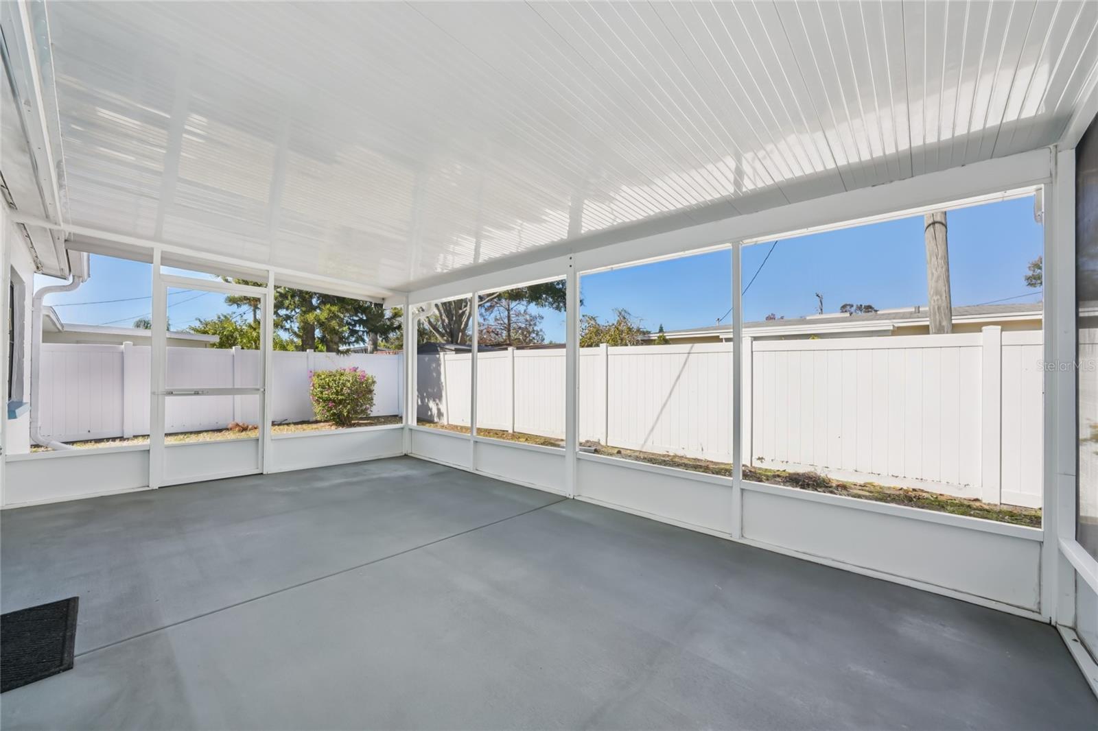 Image 23 of 42 For 5511 93rd Avenue N