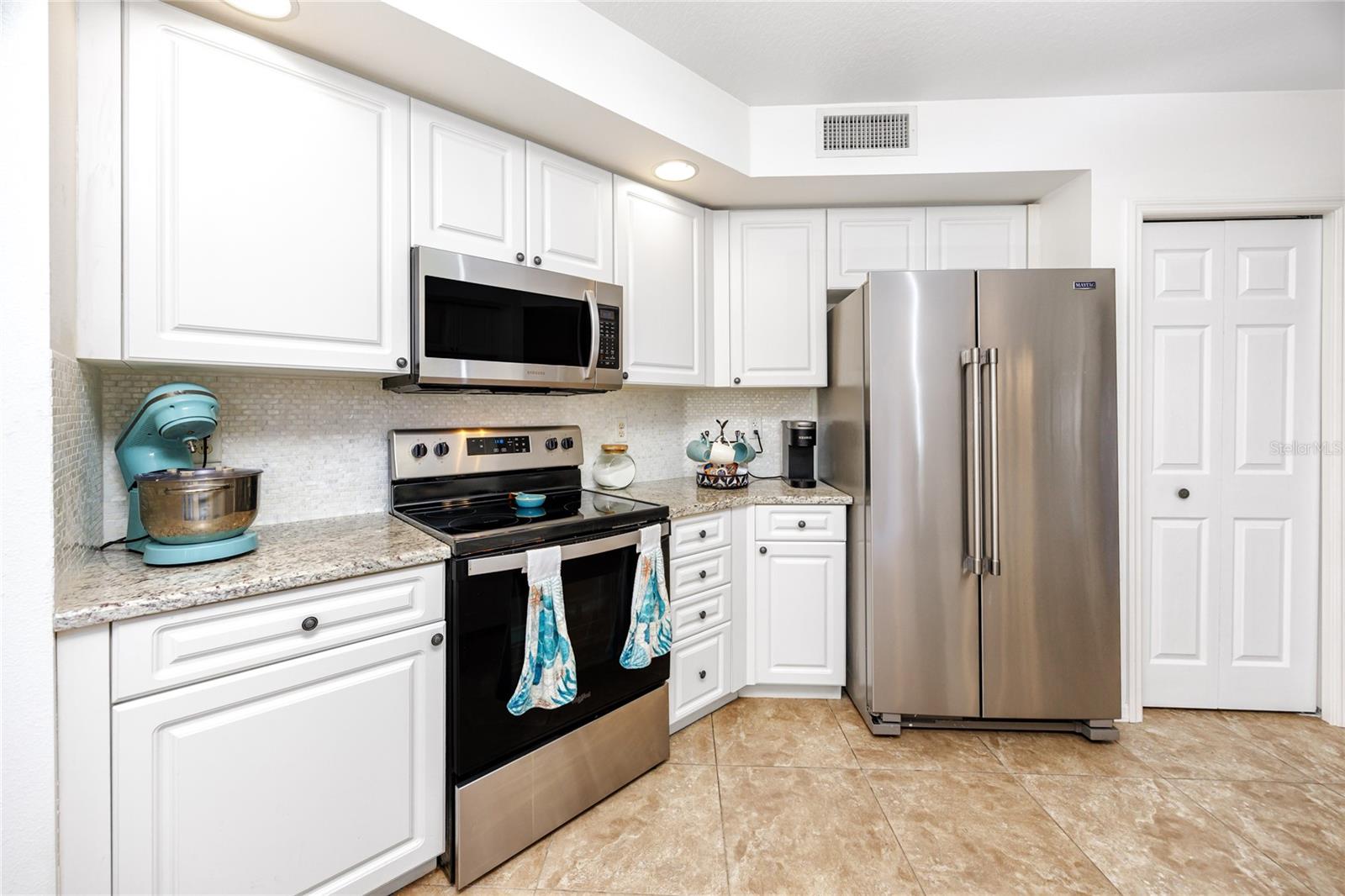 Image 9 of 75 For 960 Starkey Road 3106