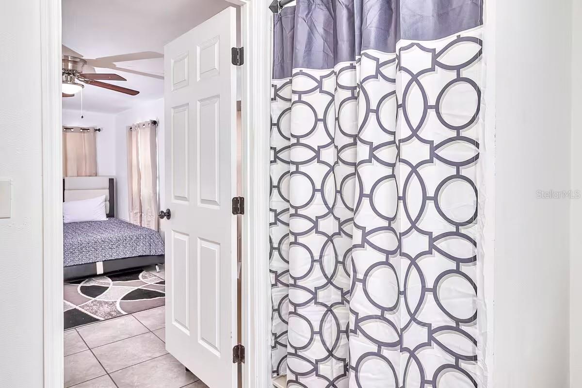 Image 25 of 39 For 2804 33rd Street