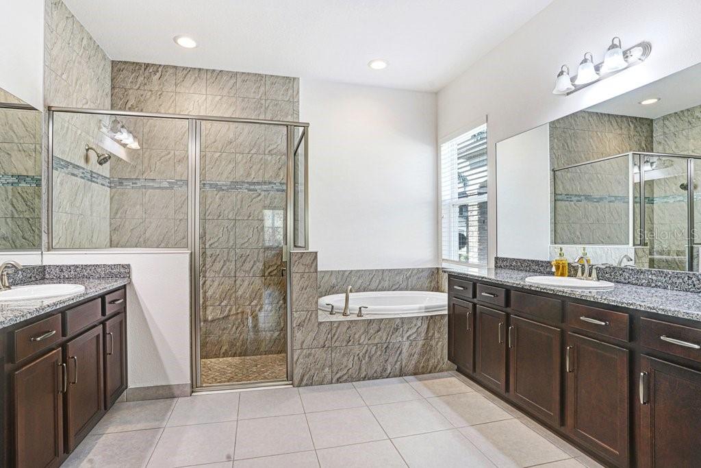 Image 19 of 51 For 2436 Oakwood Preserve Drive