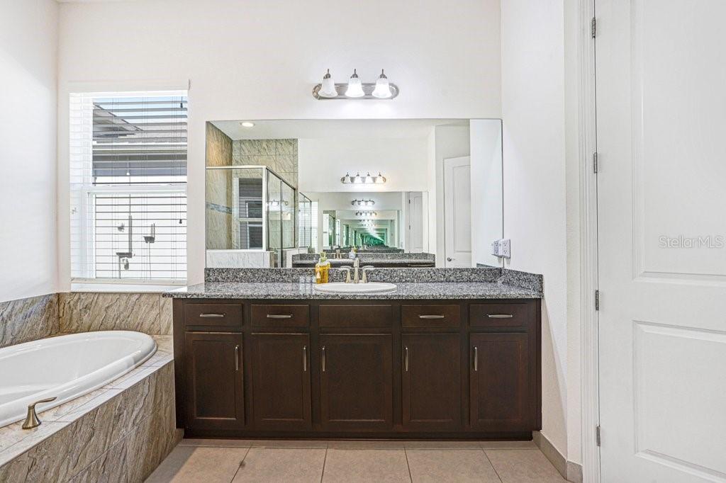 Image 20 of 51 For 2436 Oakwood Preserve Drive