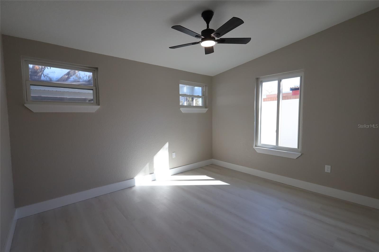 Image 23 of 32 For 3416 Ellicott Street