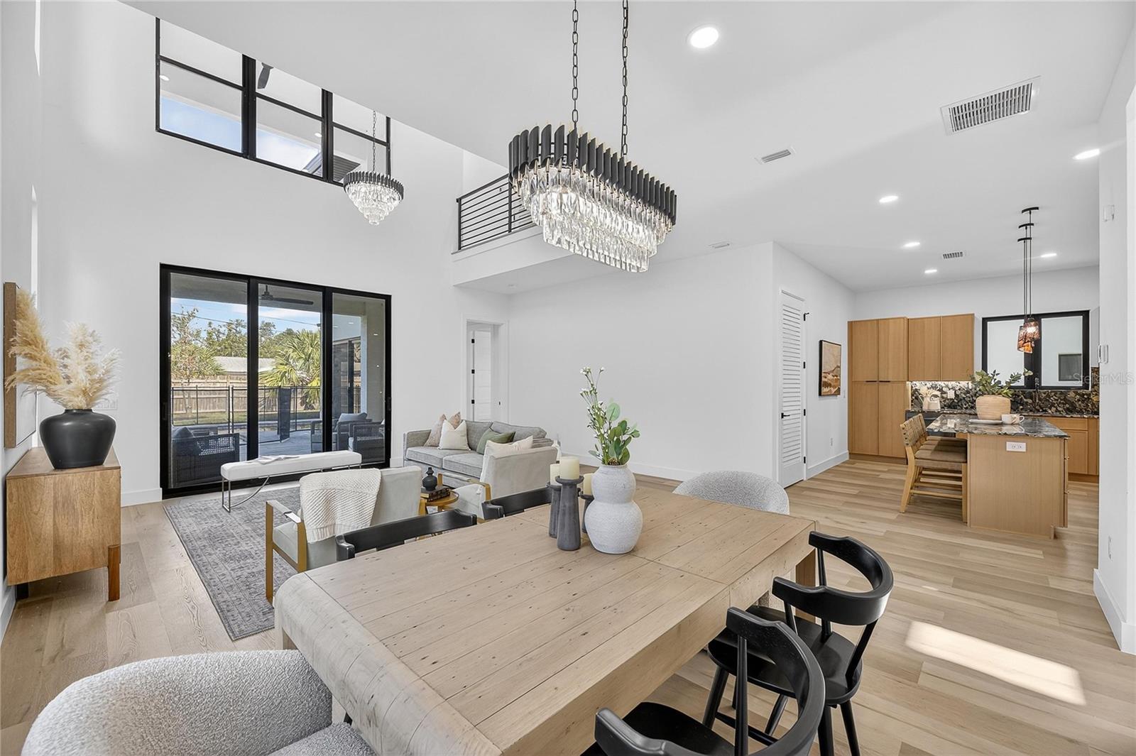 Image 10 of 84 For 2335 Oak Terrace