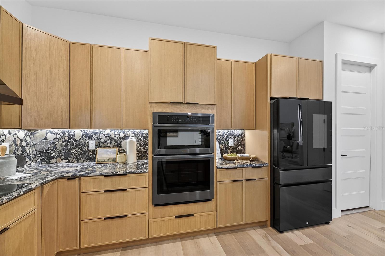 Image 26 of 84 For 2335 Oak Terrace