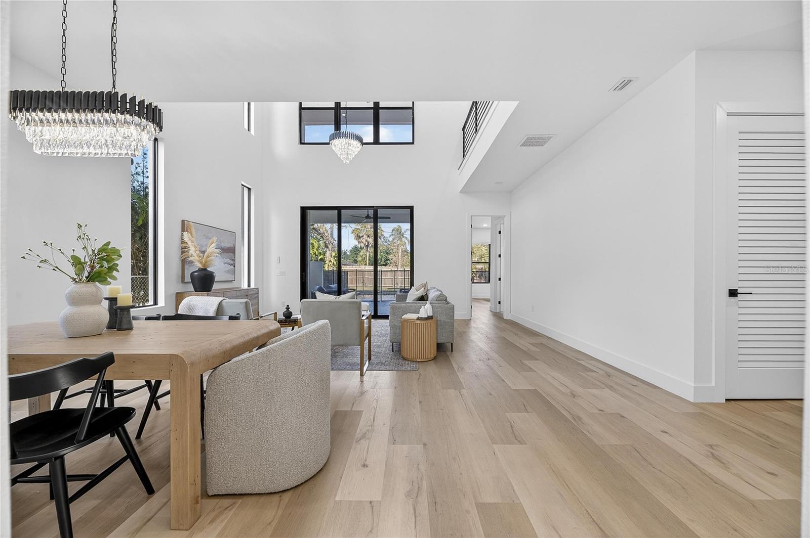 Image 9 of 84 For 2335 Oak Terrace