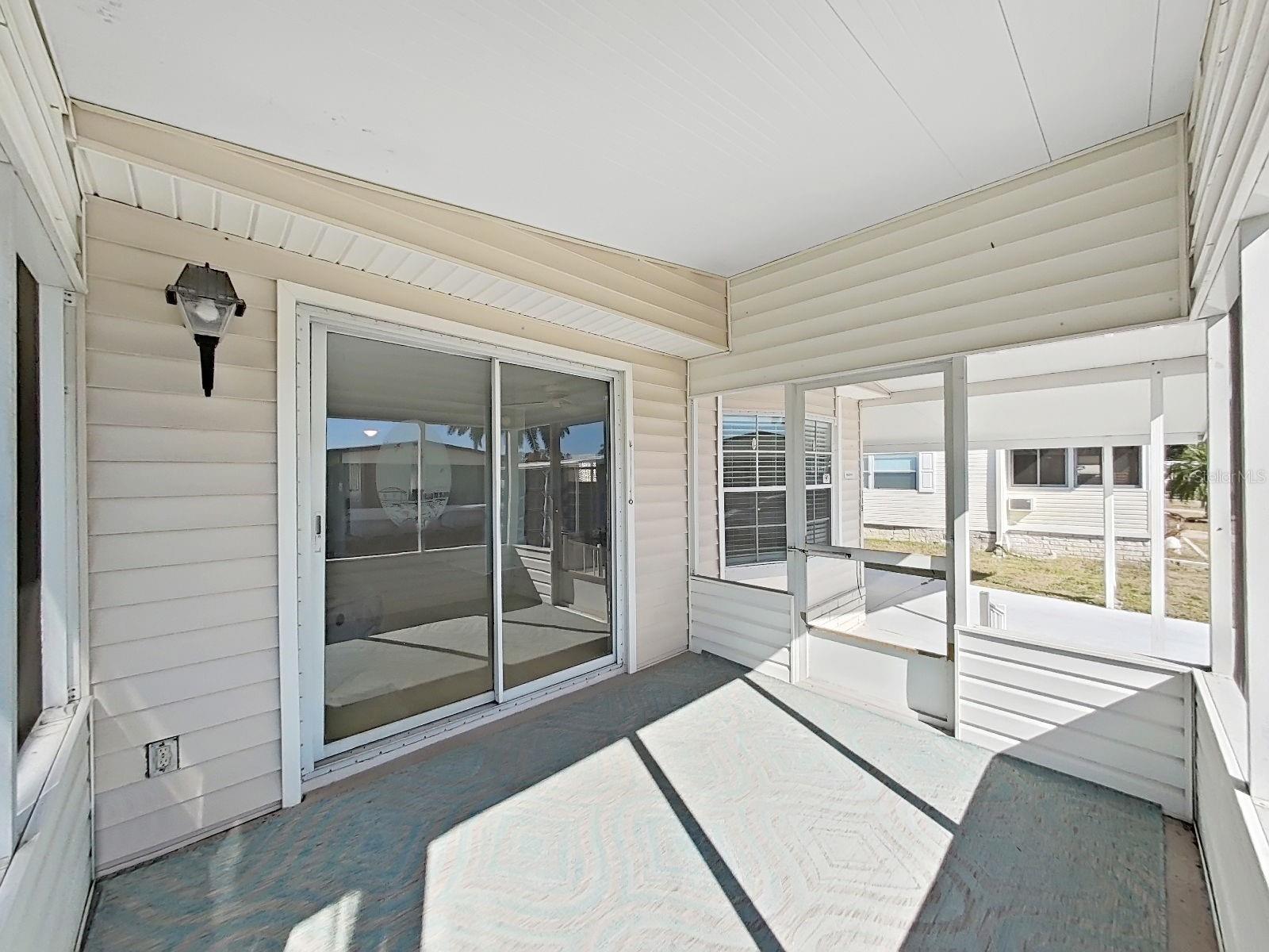 Image 18 of 24 For 12501 Ulmerton Road 119