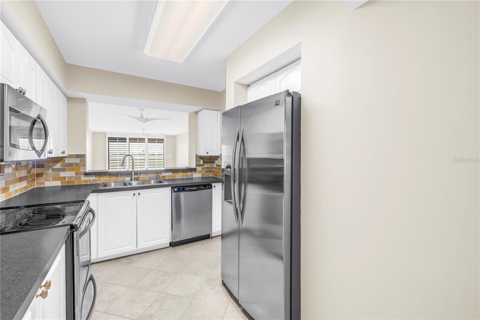 Image 11 of 41 For 6105 Bahia Del Mar Circle 384