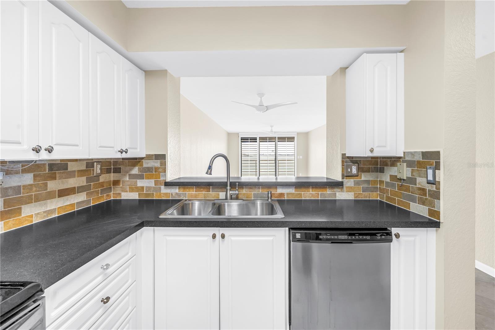 Image 12 of 41 For 6105 Bahia Del Mar Circle 384