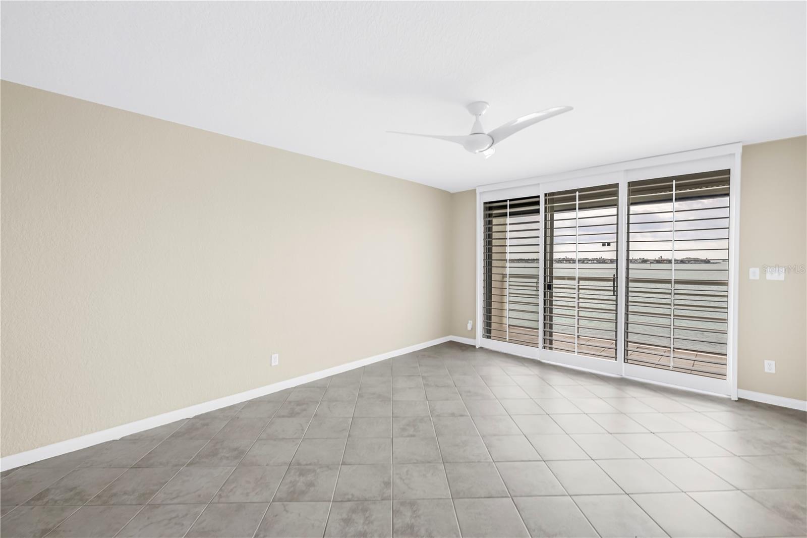 Image 15 of 41 For 6105 Bahia Del Mar Circle 384