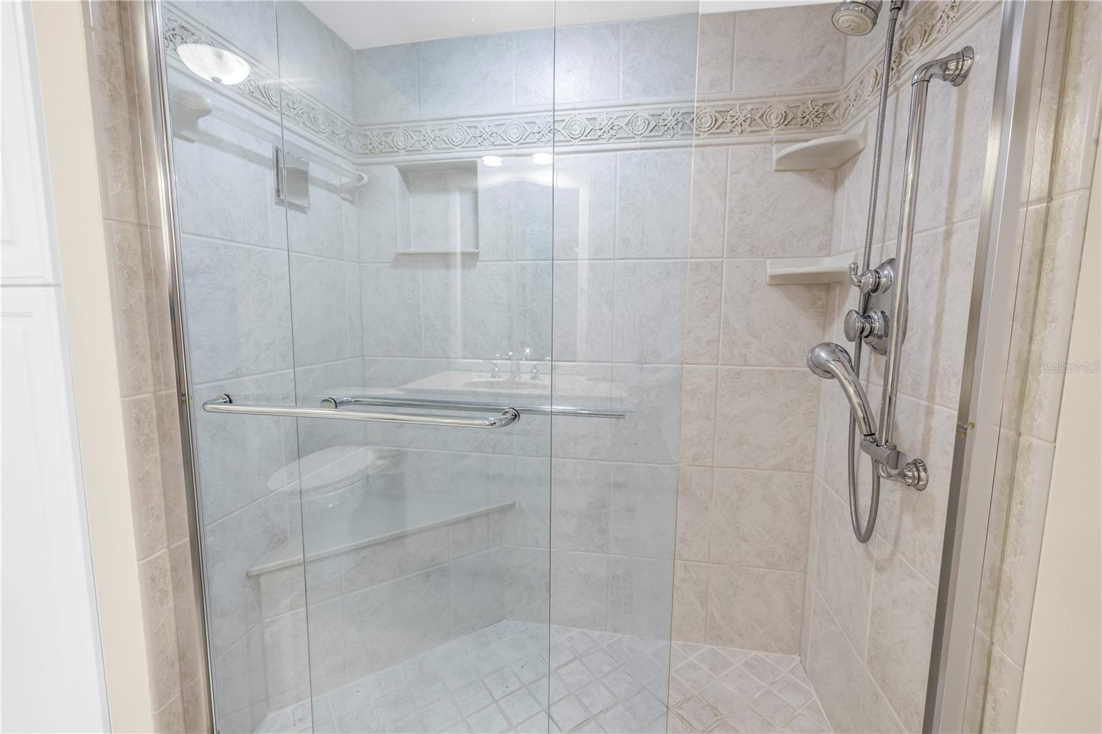 Image 26 of 41 For 6105 Bahia Del Mar Circle 384