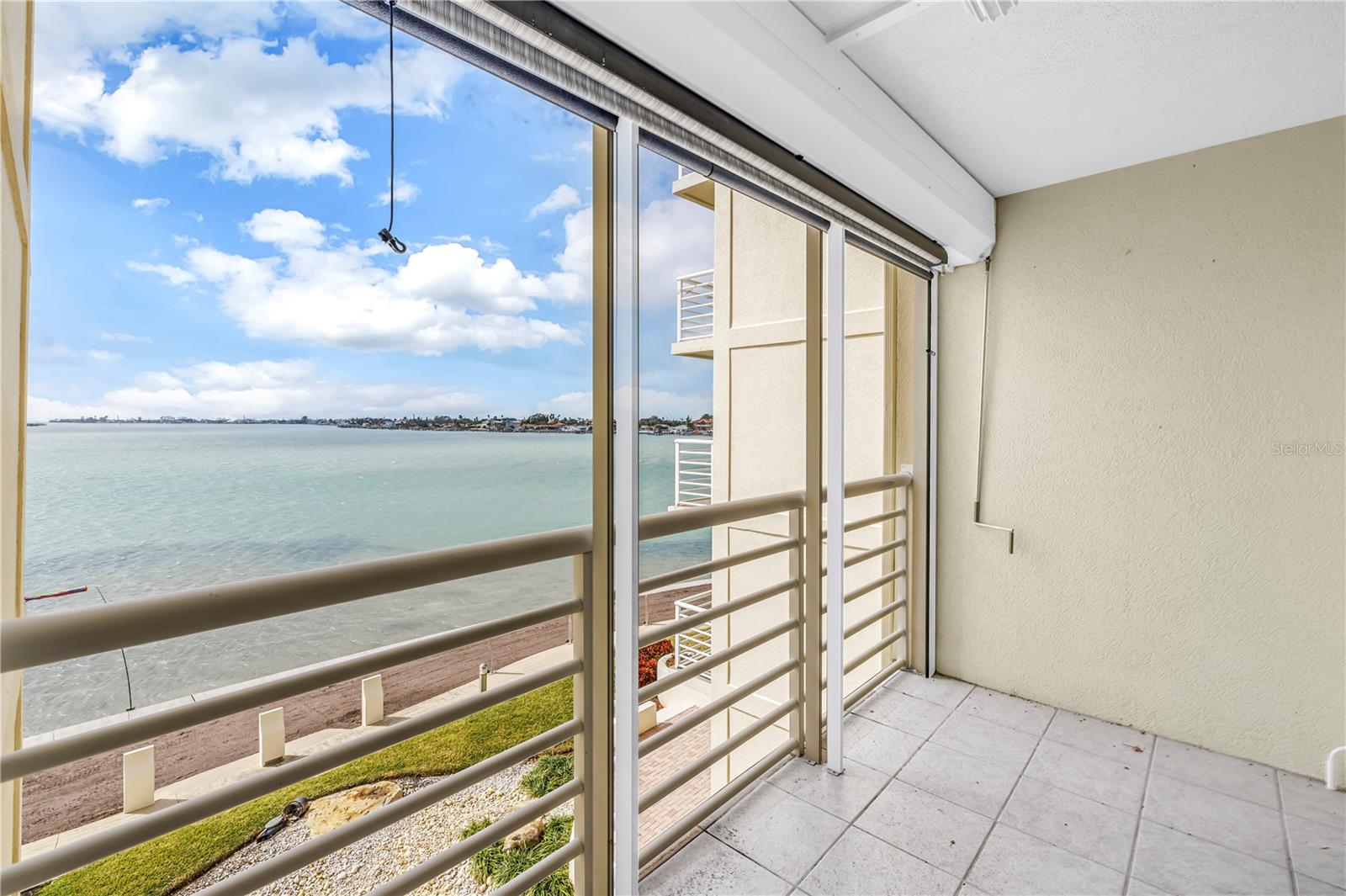 Image 31 of 41 For 6105 Bahia Del Mar Circle 384