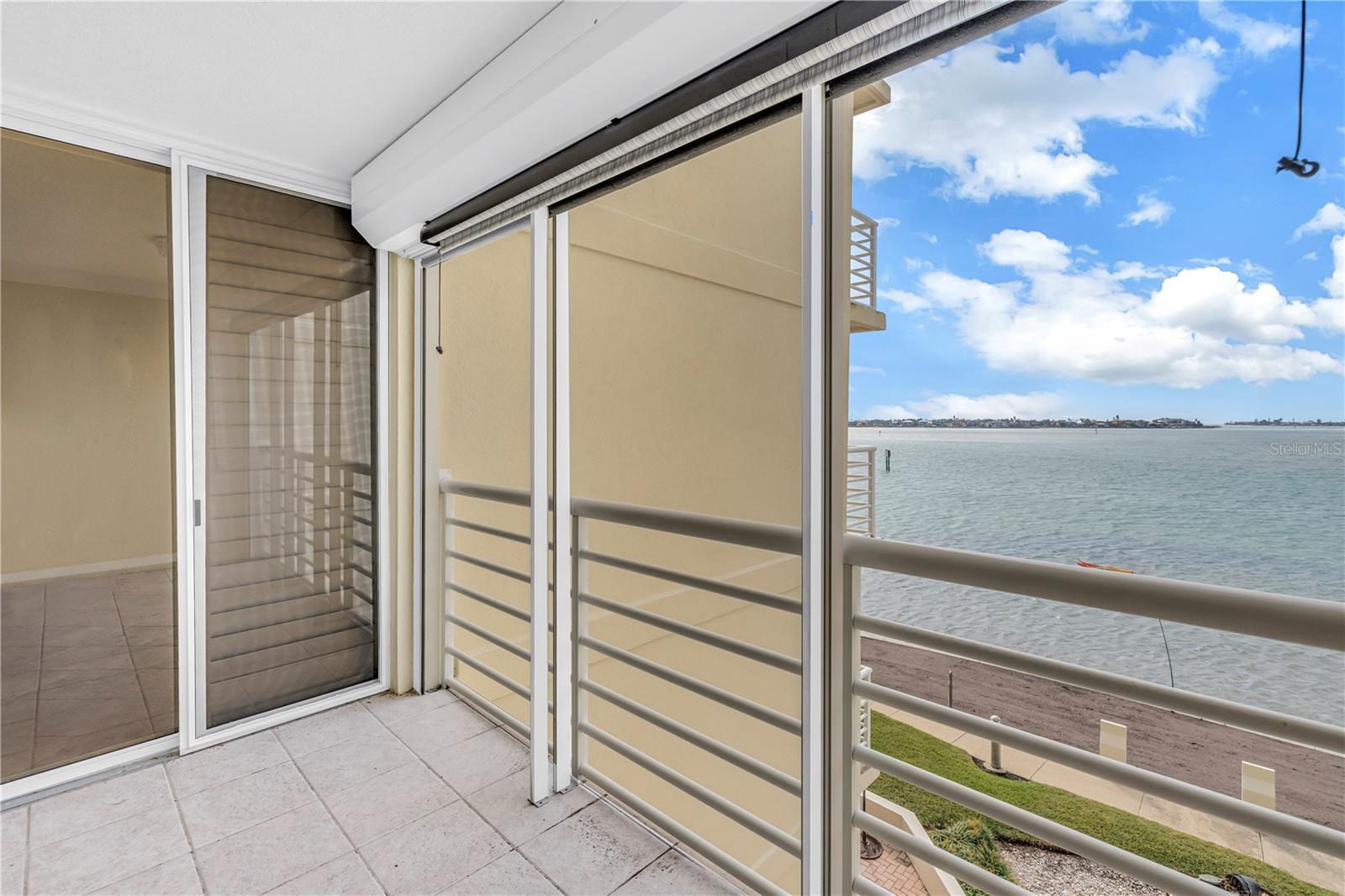 Image 32 of 41 For 6105 Bahia Del Mar Circle 384