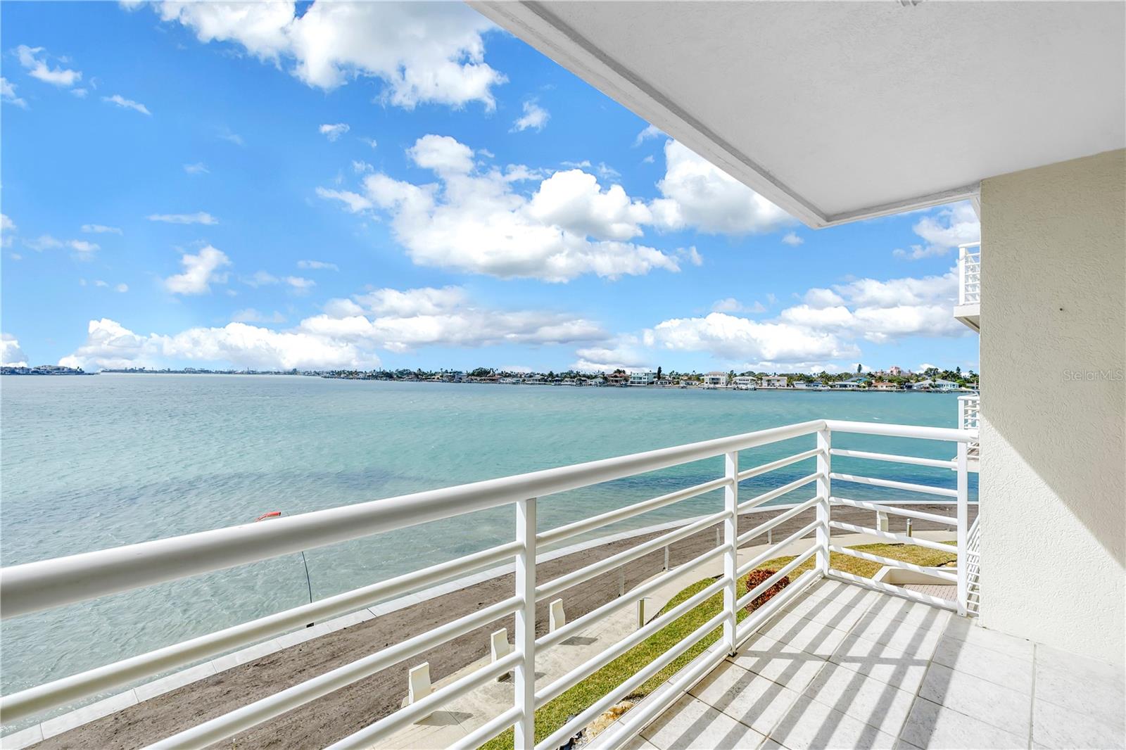 Image 33 of 41 For 6105 Bahia Del Mar Circle 384