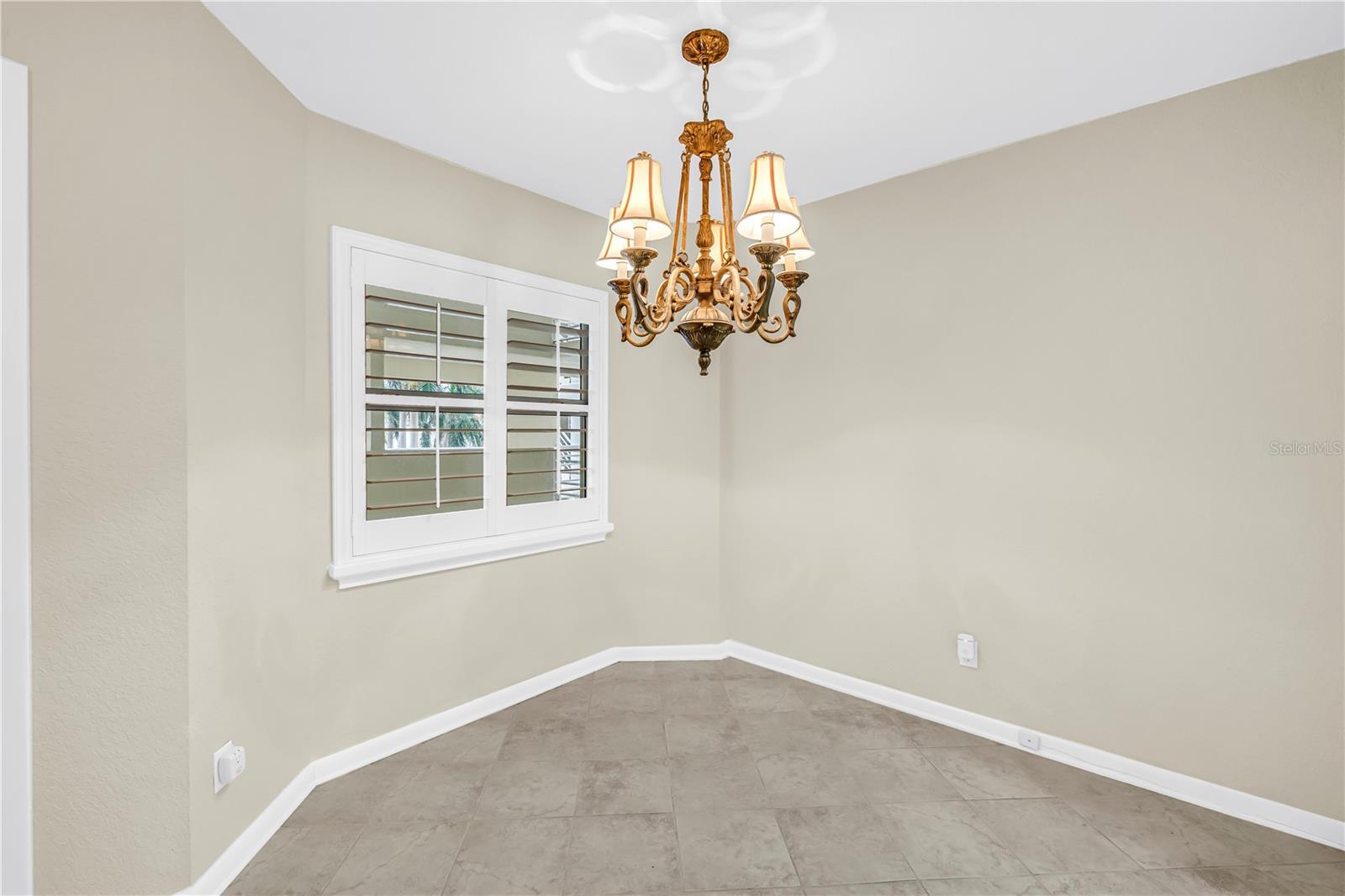 Image 6 of 41 For 6105 Bahia Del Mar Circle 384