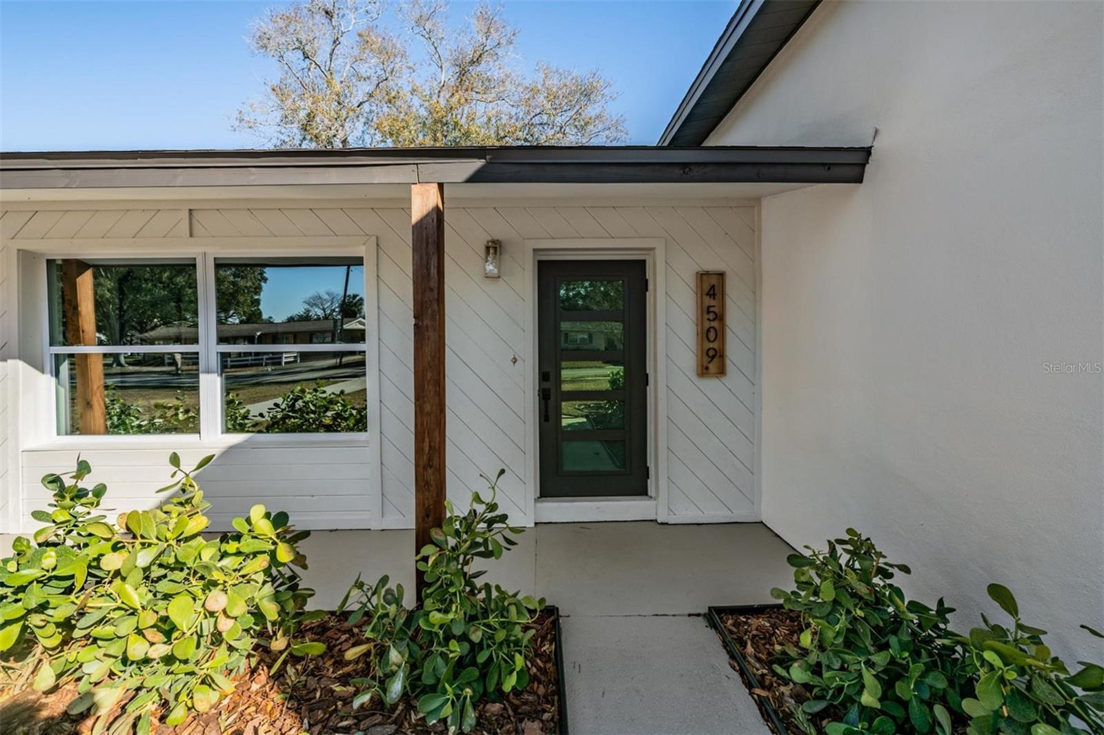 Image 2 of 40 For 4509 Fair Oaks Avenue