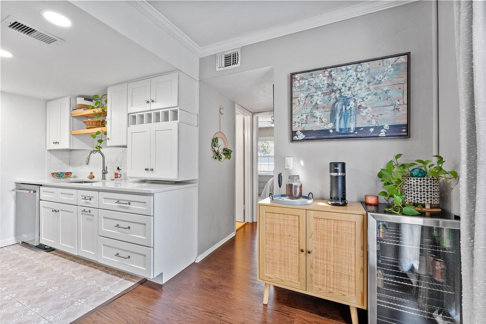 Image 10 of 21 For 4611 North B Street 232