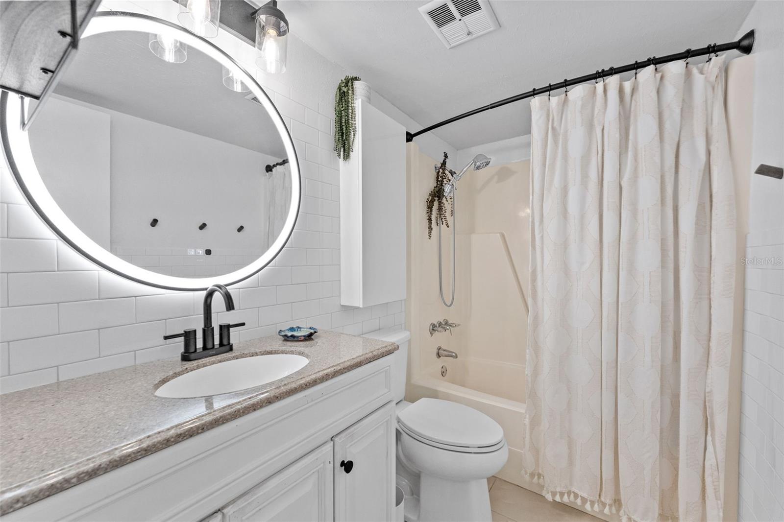 Image 14 of 21 For 4611 North B Street 232