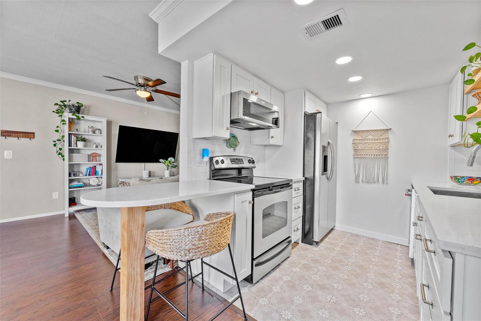 Image 8 of 21 For 4611 North B Street 232