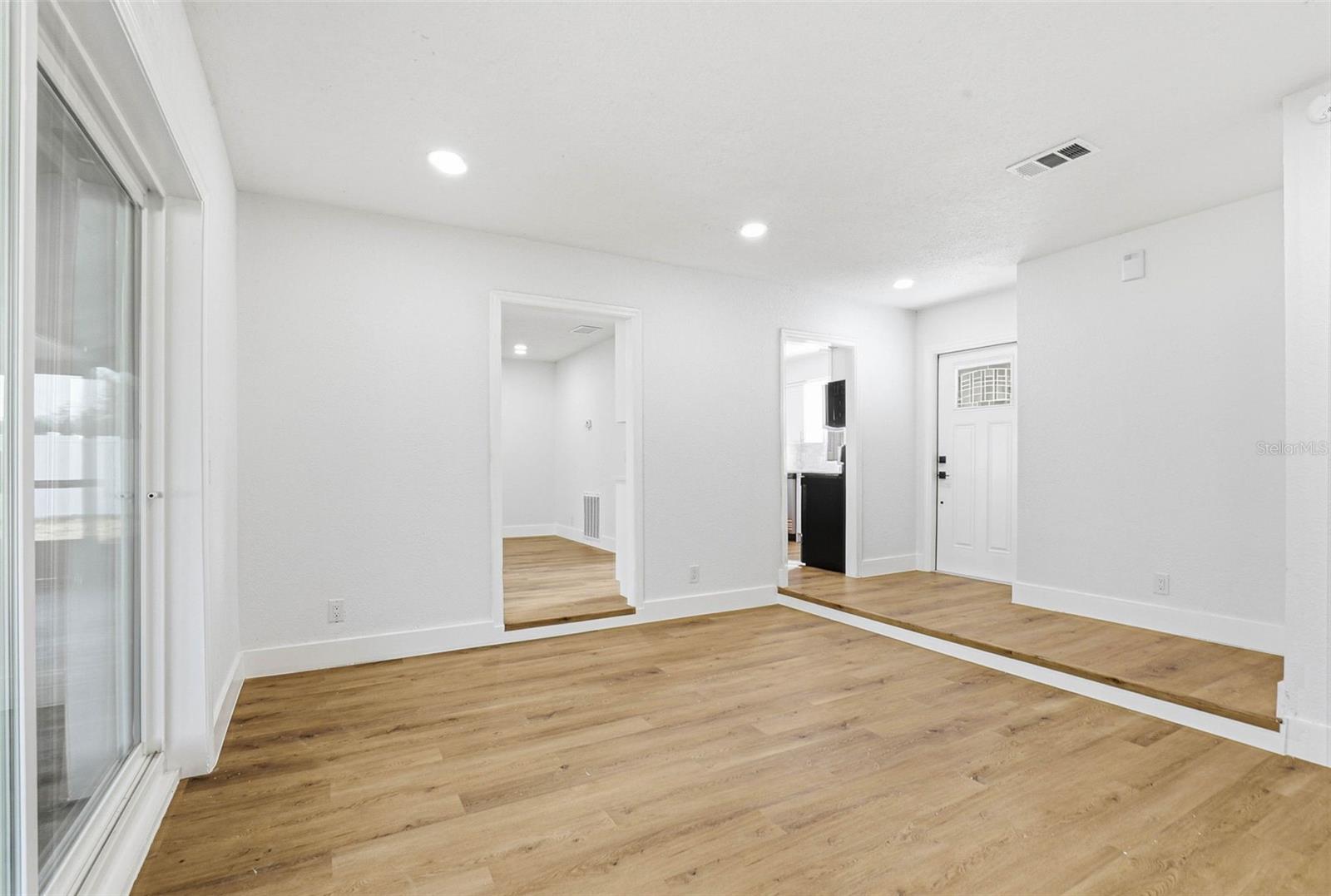 Image 12 of 49 For 1008 Hallwood Loop