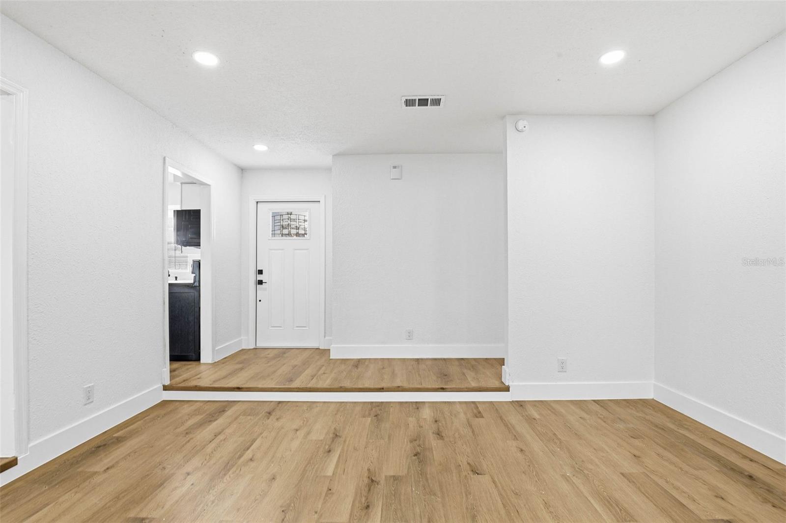 Image 13 of 49 For 1008 Hallwood Loop